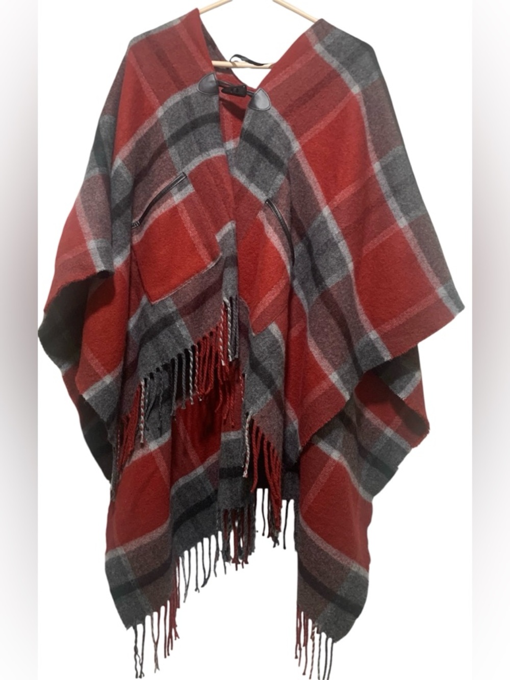 LuckyBelle Poncho in Plaid with Fringe- red/grey/black One Size New Condition
